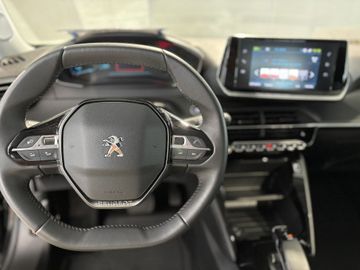 Fotografie des Peugeot 2008 Elektro Active Pack