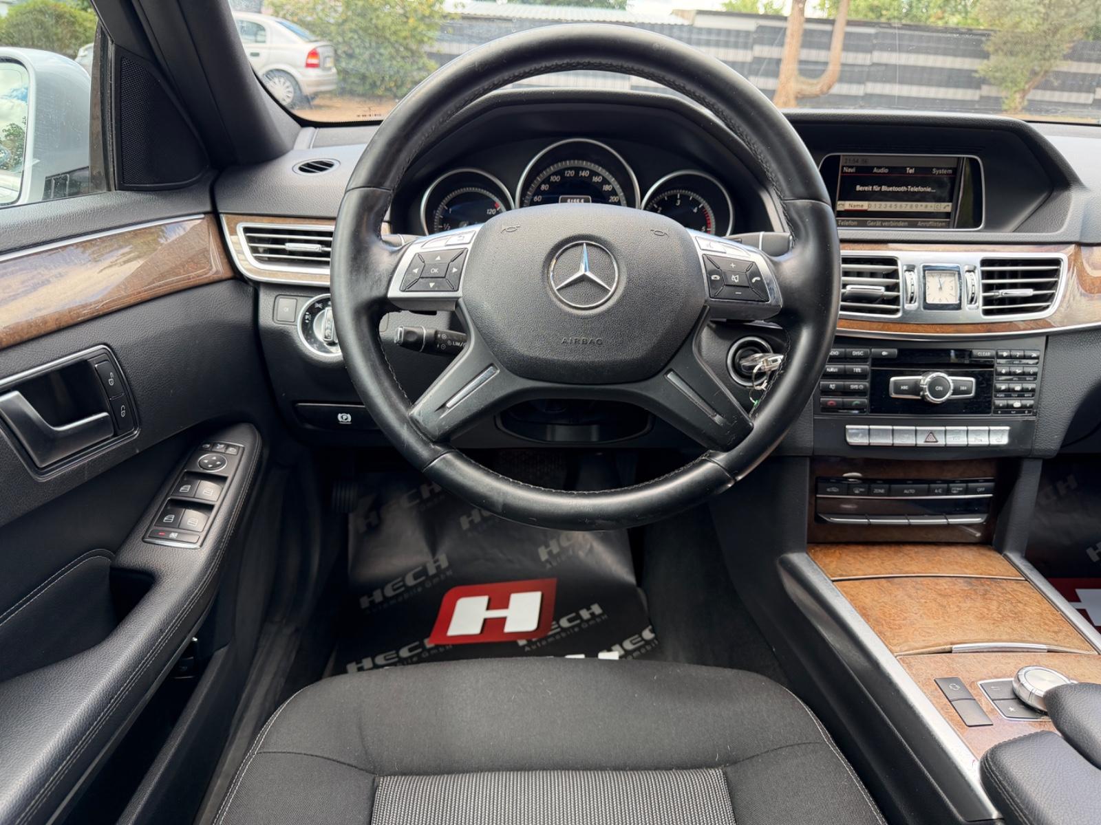 Mercedes-Benz E200 2013 — photo 15