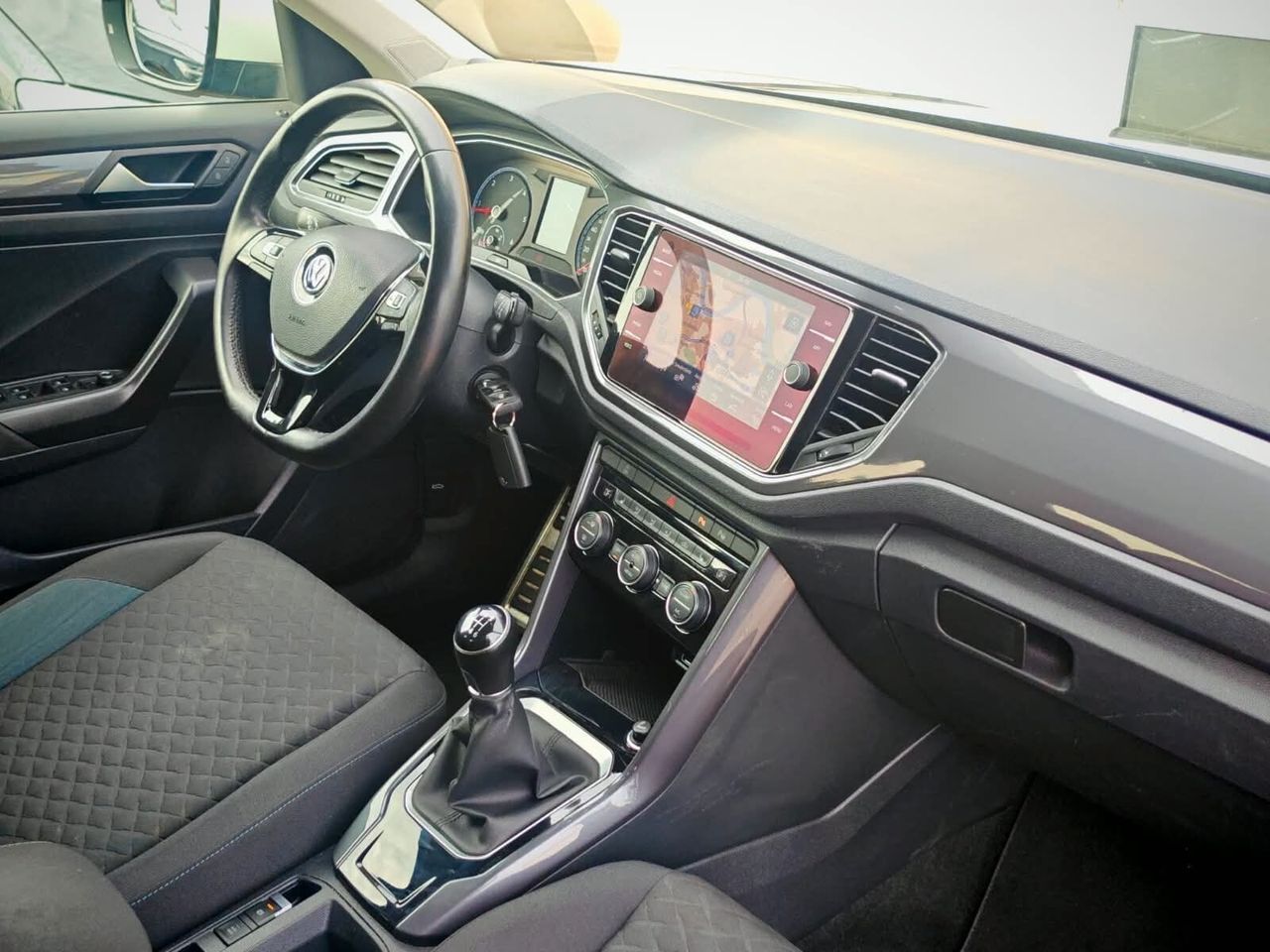 Volkswagen T-Roc 1.6 TDI SCR Advanced BlueMotion imagem 3