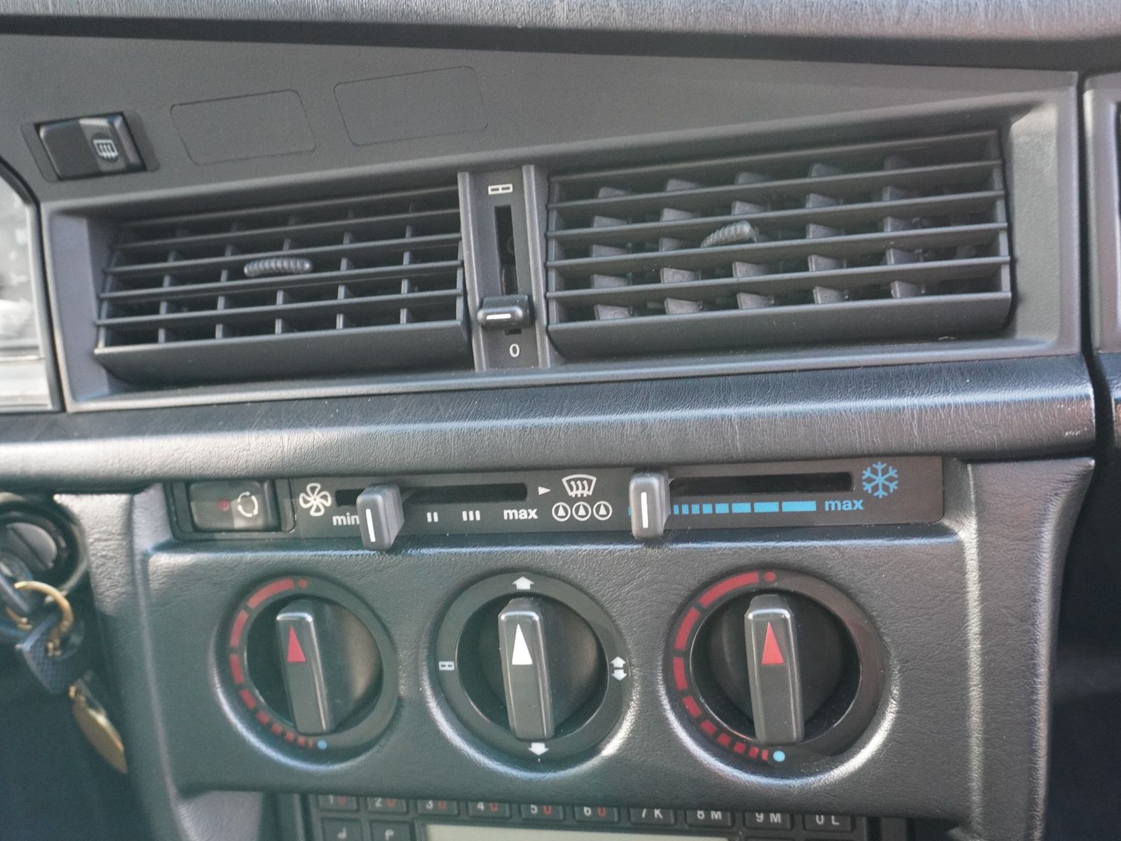 Fahrzeugabbildung Mercedes-Benz 190 E 2,3 16 V