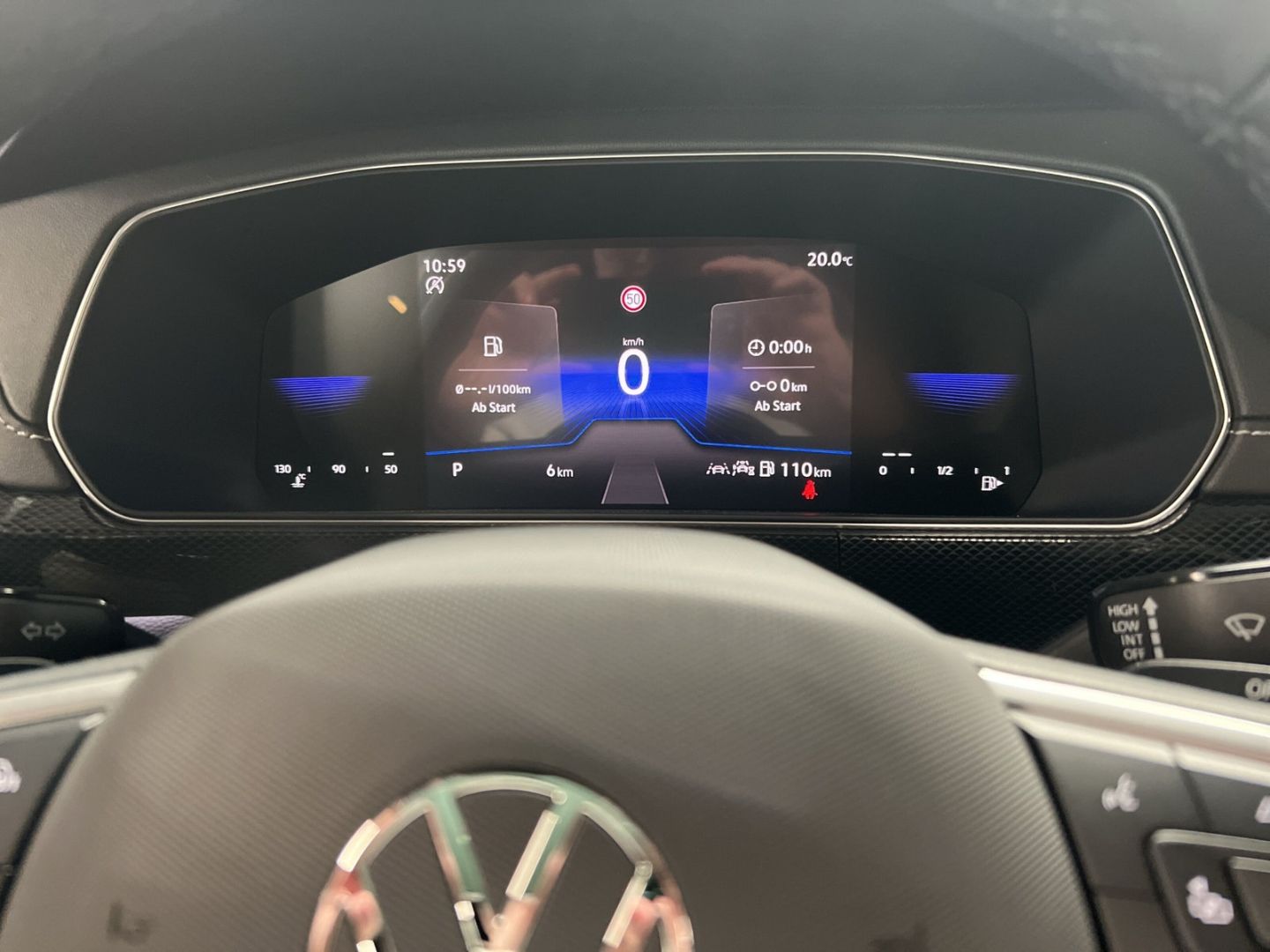Fahrzeugabbildung Volkswagen T-Cross R-Line 1.0 TSI Sportpaket AHK-abnehmbar