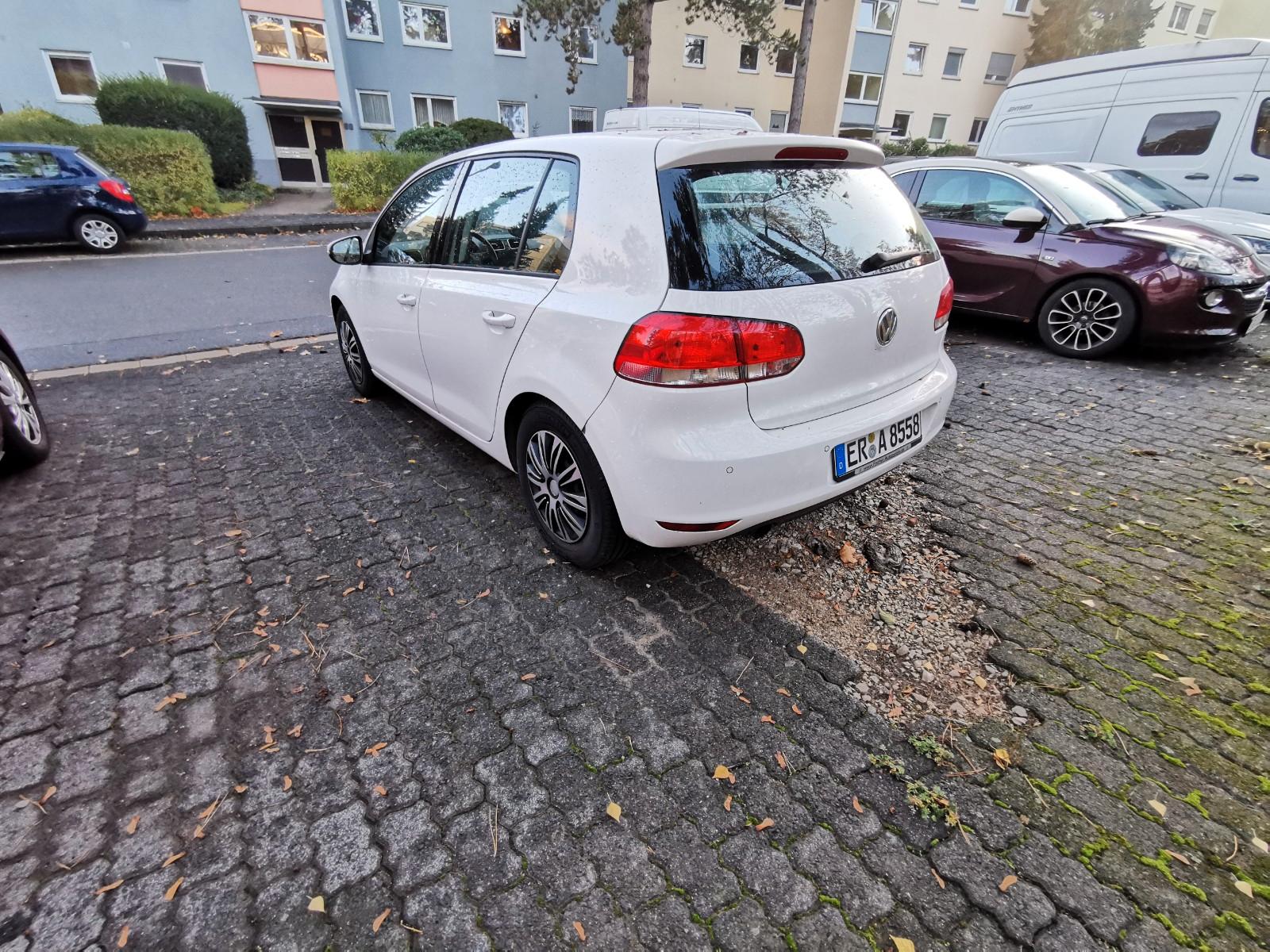 Volkswagen Golf 2010 — interior