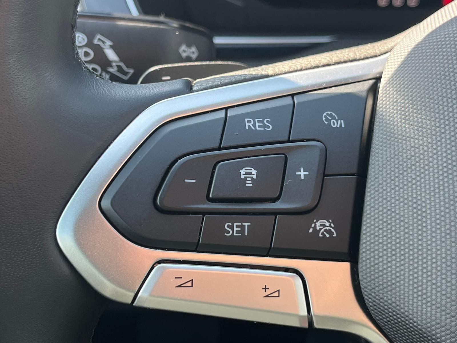 Fahrzeugabbildung Volkswagen Passat 2.0 TDI DSG Elegance MATRIX*AHK*ALCANTARA