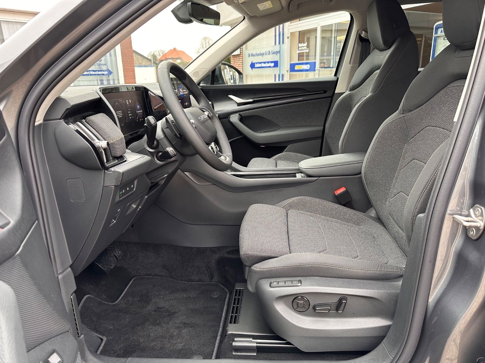 Fahrzeugabbildung SKODA Kodiaq 1.5 eTSI Selection DSG ACC/LED/PDC/SHZ