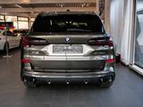 BMW X5 xDrive40d M Sport Pro PANO AHK NAVI LED Mass. - BMW X5: Grün