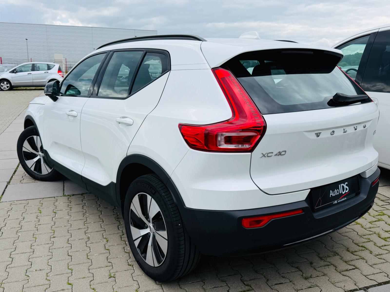 Volvo XC40 Plus Dark 2WD/Navi/Harman-Kardon