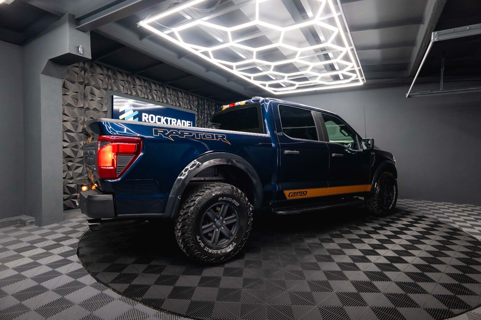 Fahrzeugabbildung Ford F150 5.0L V8 4x4 Offroad SuperCrew RAPTOR 19%