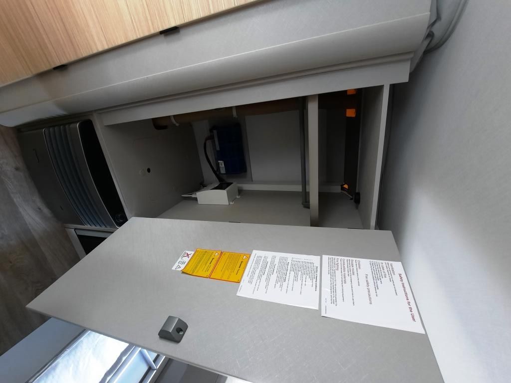 Fahrzeug Übersicht 20 Fahrzeugabbildung HYMER / ERIBA / HYMERCAR Touring 560 Verfüg./Sparen Sie 10.725,- €