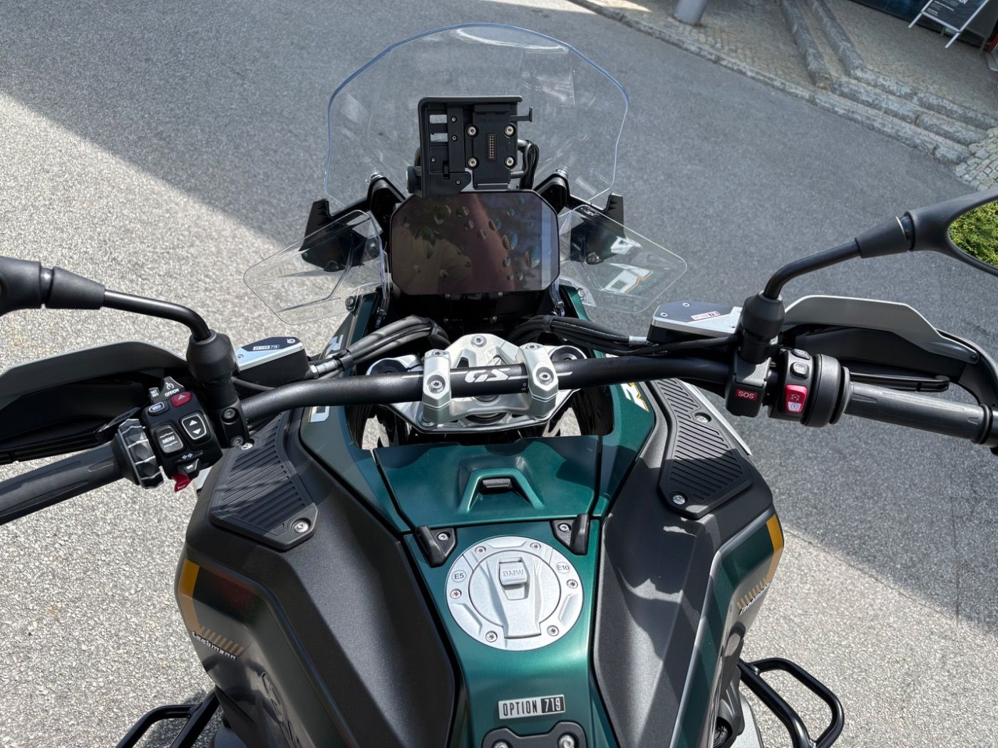 Fahrzeugabbildung BMW R 1300 GS Adventure Option 719 3 Pakete