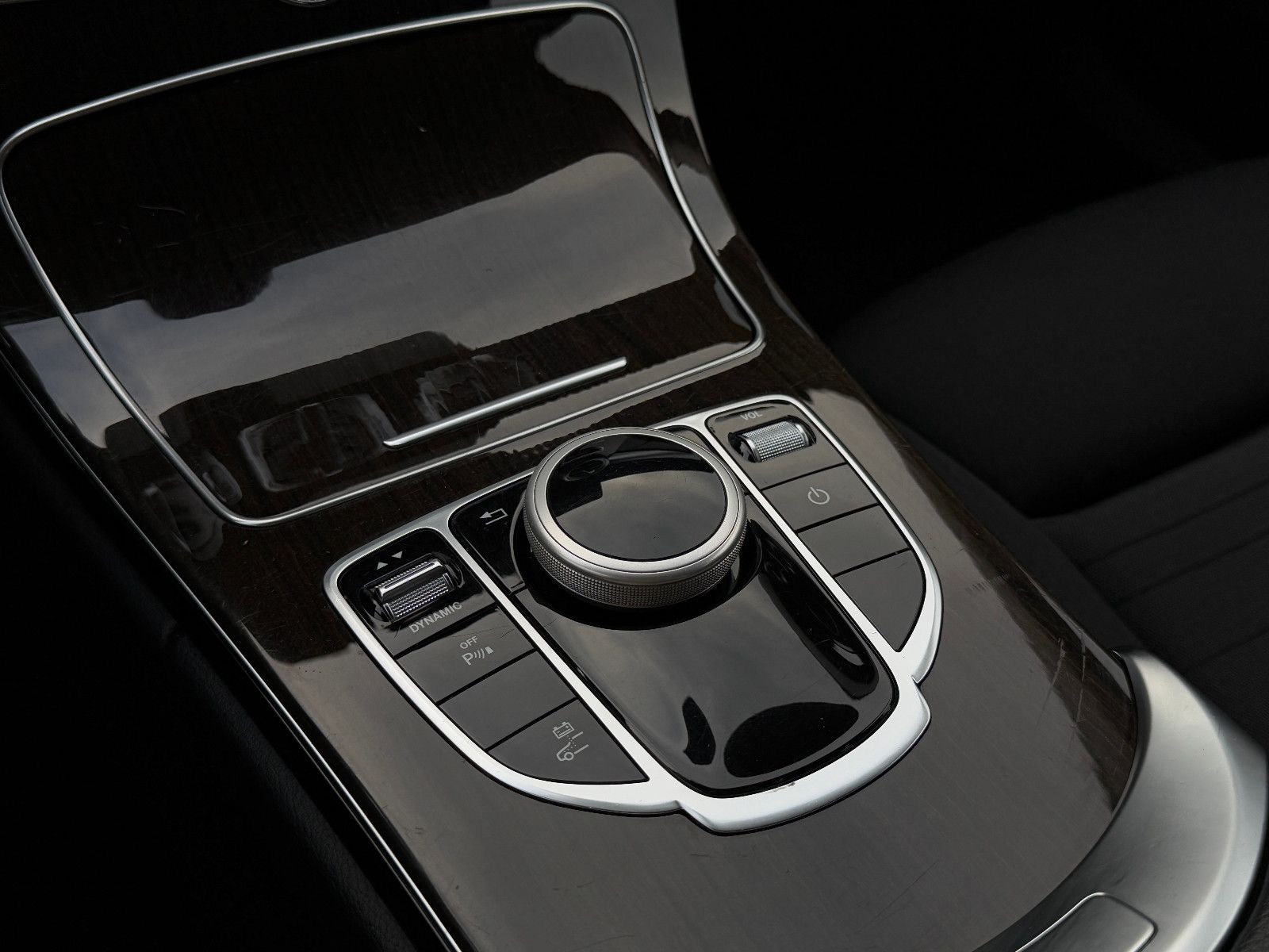 Fahrzeugabbildung Mercedes-Benz C 300de Limo Avantgarde Hybrid 9G DAB GRA Navi