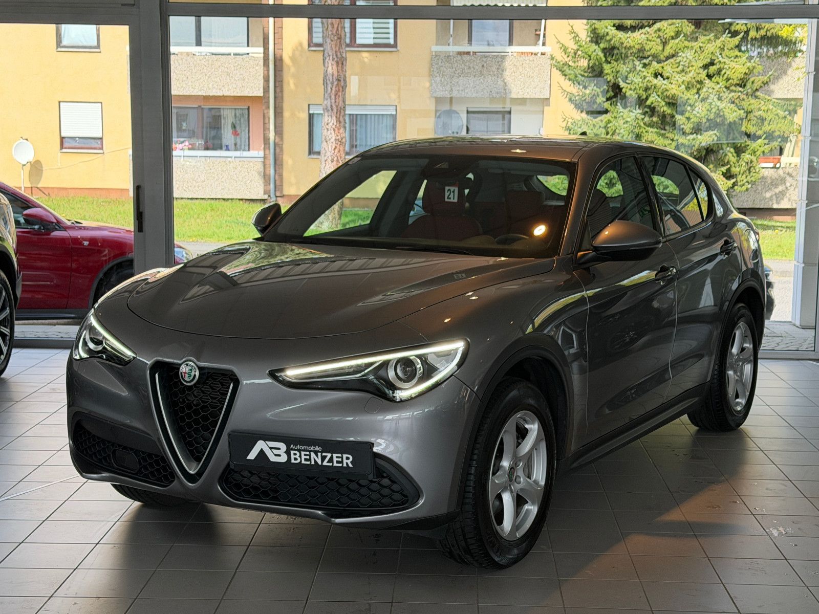 Fahrzeugabbildung Alfa Romeo Stelvio Super Q4/BI-XENON/PDC/AUTOMATIK/SPURHALT