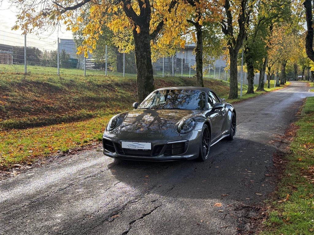 PORSCHE 911 2018