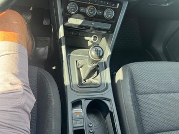 Volkswagen Touran - 11