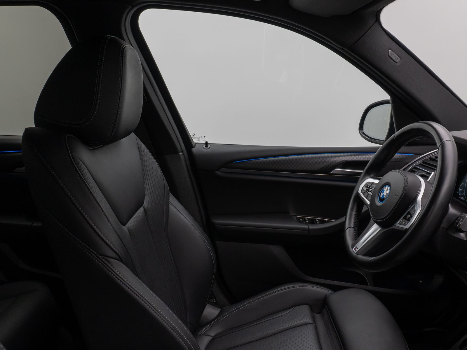 Fahrzeugabbildung BMW X3 xD30e M Sport 360°DAB HiFi Komfort AHK 20Zoll