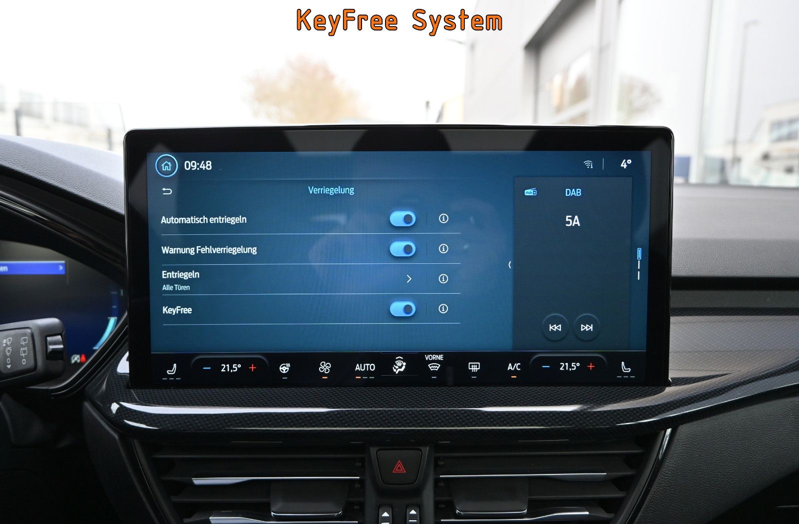 Fahrzeugabbildung Ford Focus 1.5D ST-Line X °ACC°B&O°HUD°PANO°STANDHEIZ
