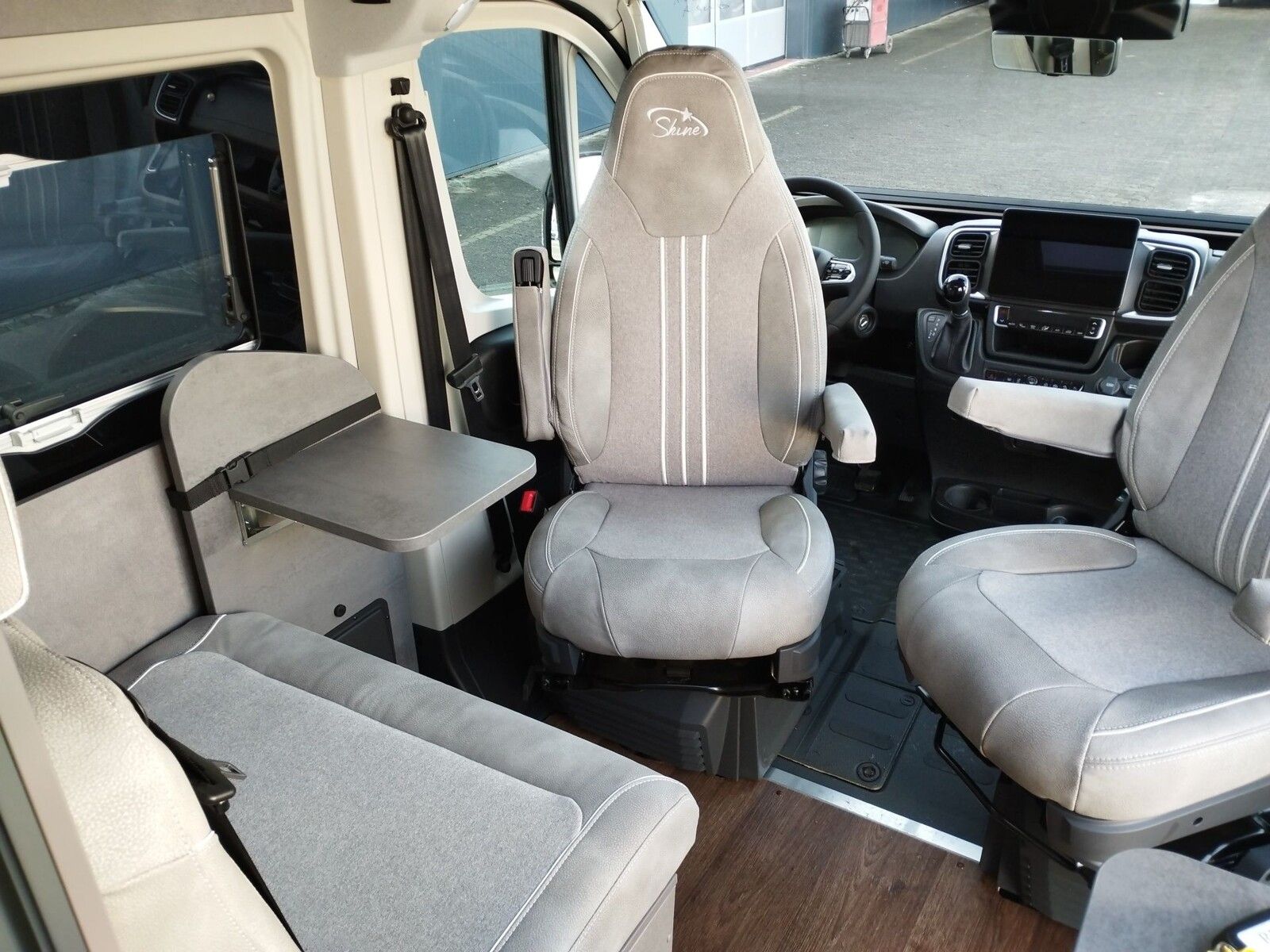 Fahrzeugabbildung Pössl Summit Shine 540 Citroen 140 PS Lithium,Solar