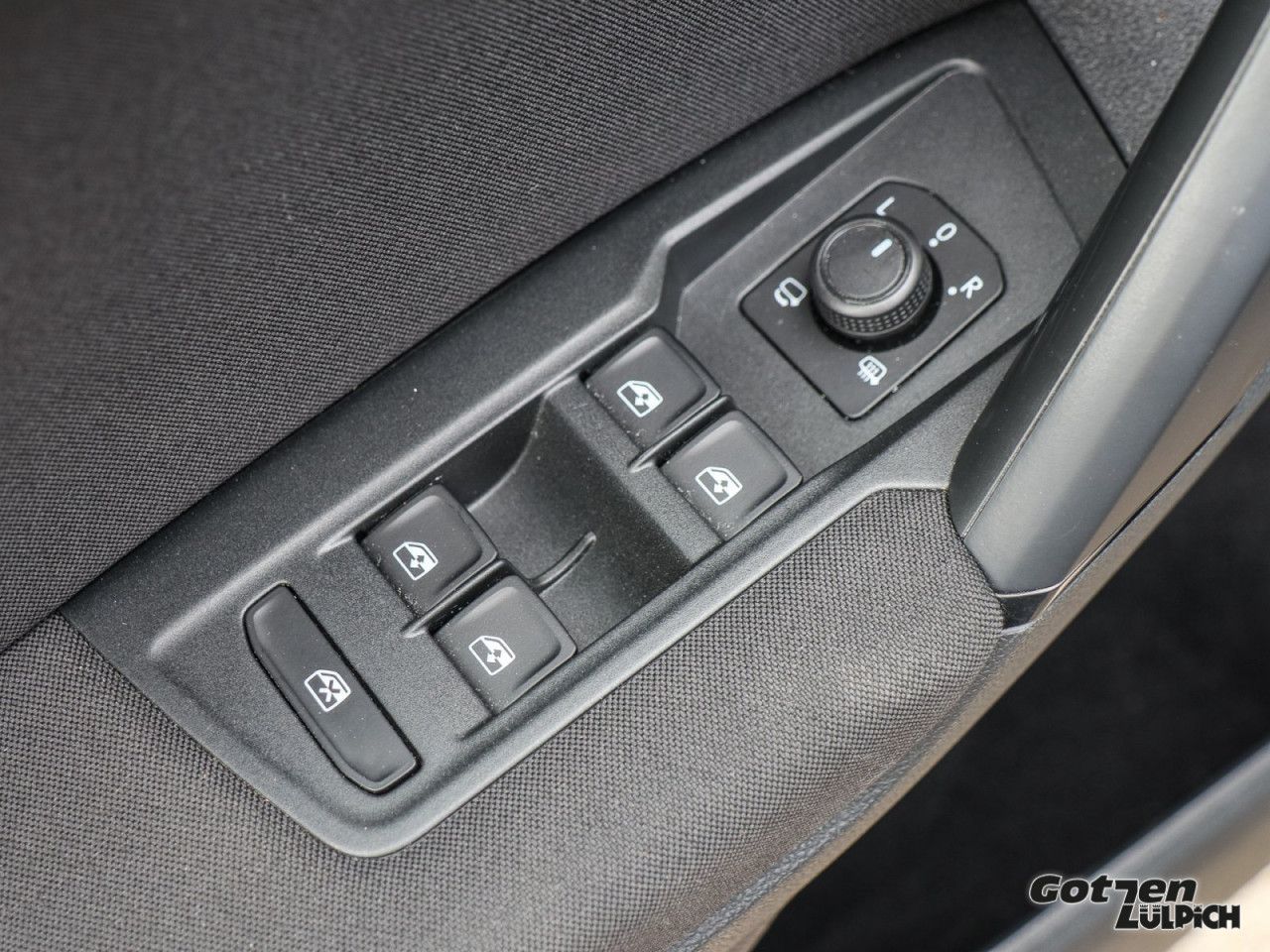 Fahrzeugabbildung Volkswagen Tiguan 1,5TSI Comfot. UNITED Navi Winter-Paket