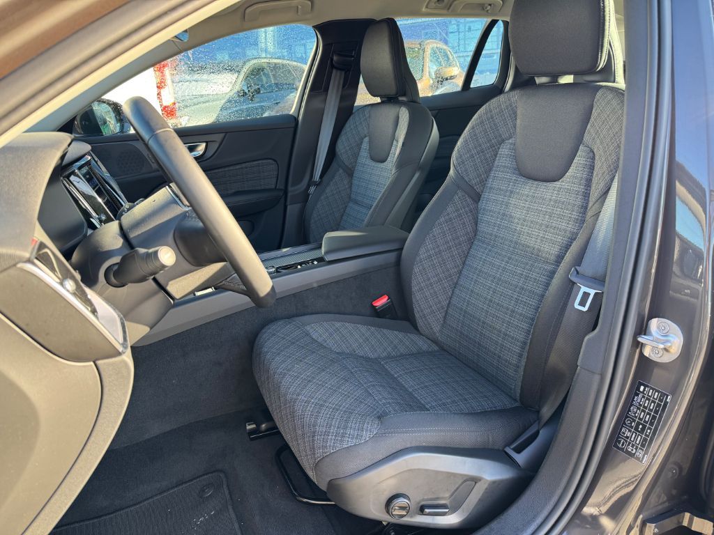 Fahrzeugabbildung Volvo V60 B3 B DKG Core+ACC+Kamera+LED