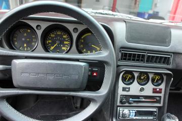 صورة 8 لـ 1982 Porsche 944