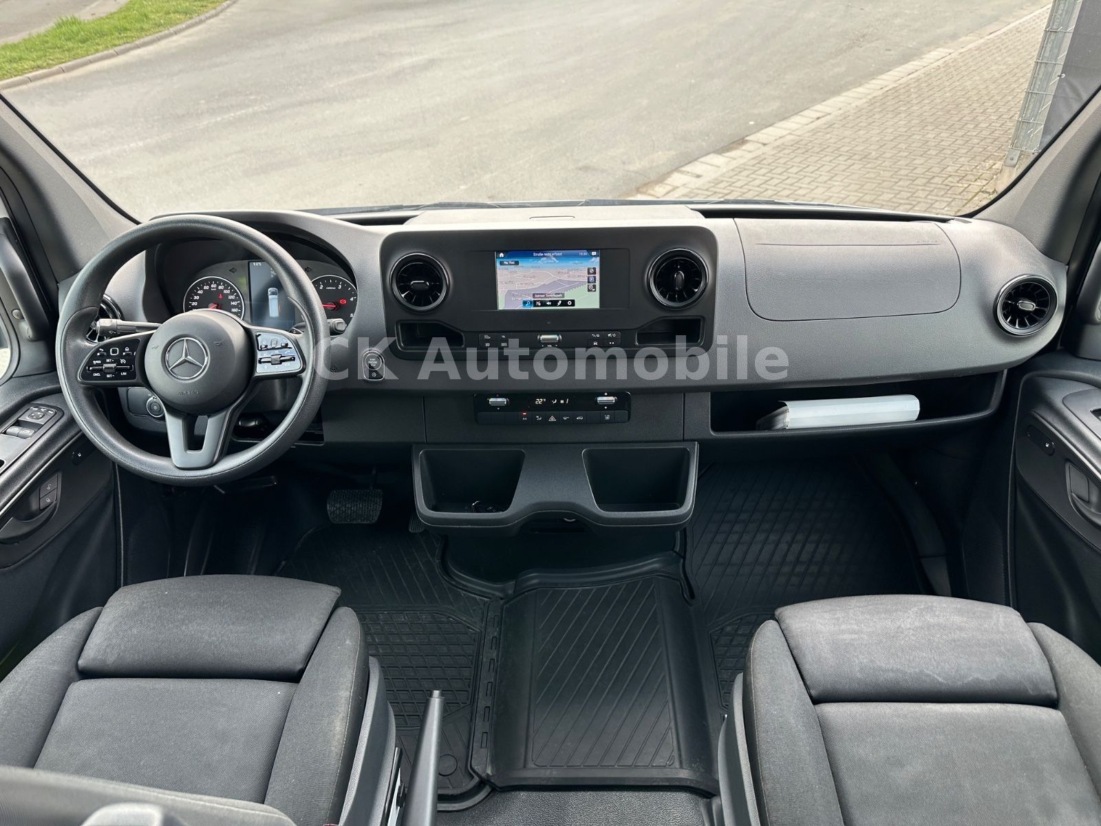 Fahrzeugabbildung Mercedes-Benz Sprinter III Kasten 319 V6 RWD Mixto/Autom./Navi