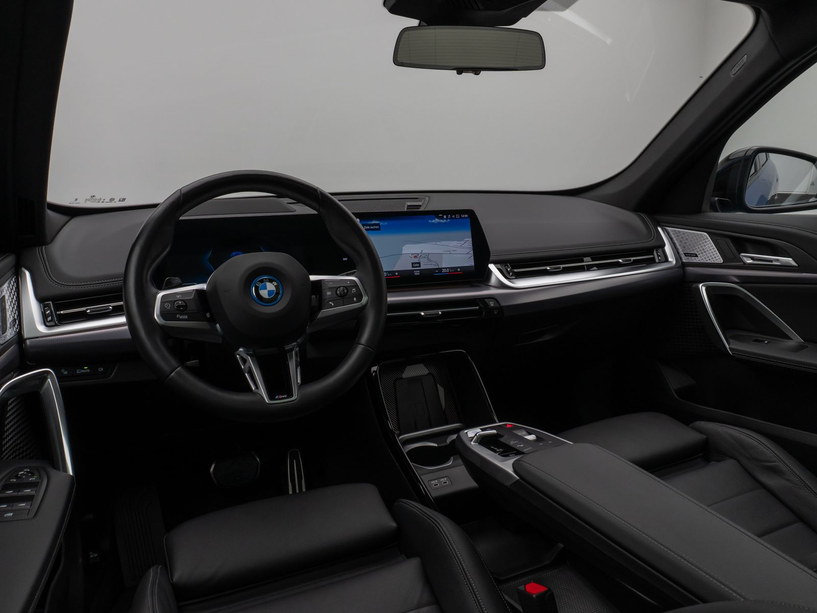 Fahrzeugabbildung BMW iX1 xD30 M Sport Pro Panorama 360°HUD DAB H/K