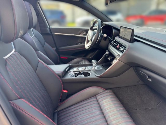 Fahrzeugabbildung Genesis G70 Shooting Brake 2.2D RWD Sport Sportpaket Nav