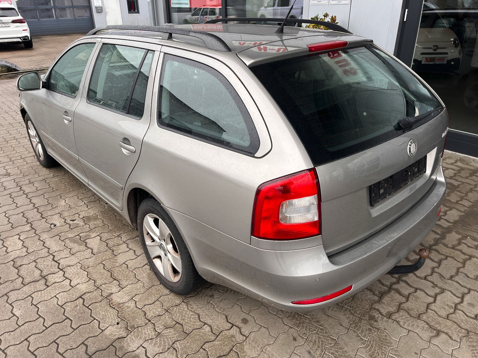 Fahrzeugabbildung SKODA Octavia Combi Elegance