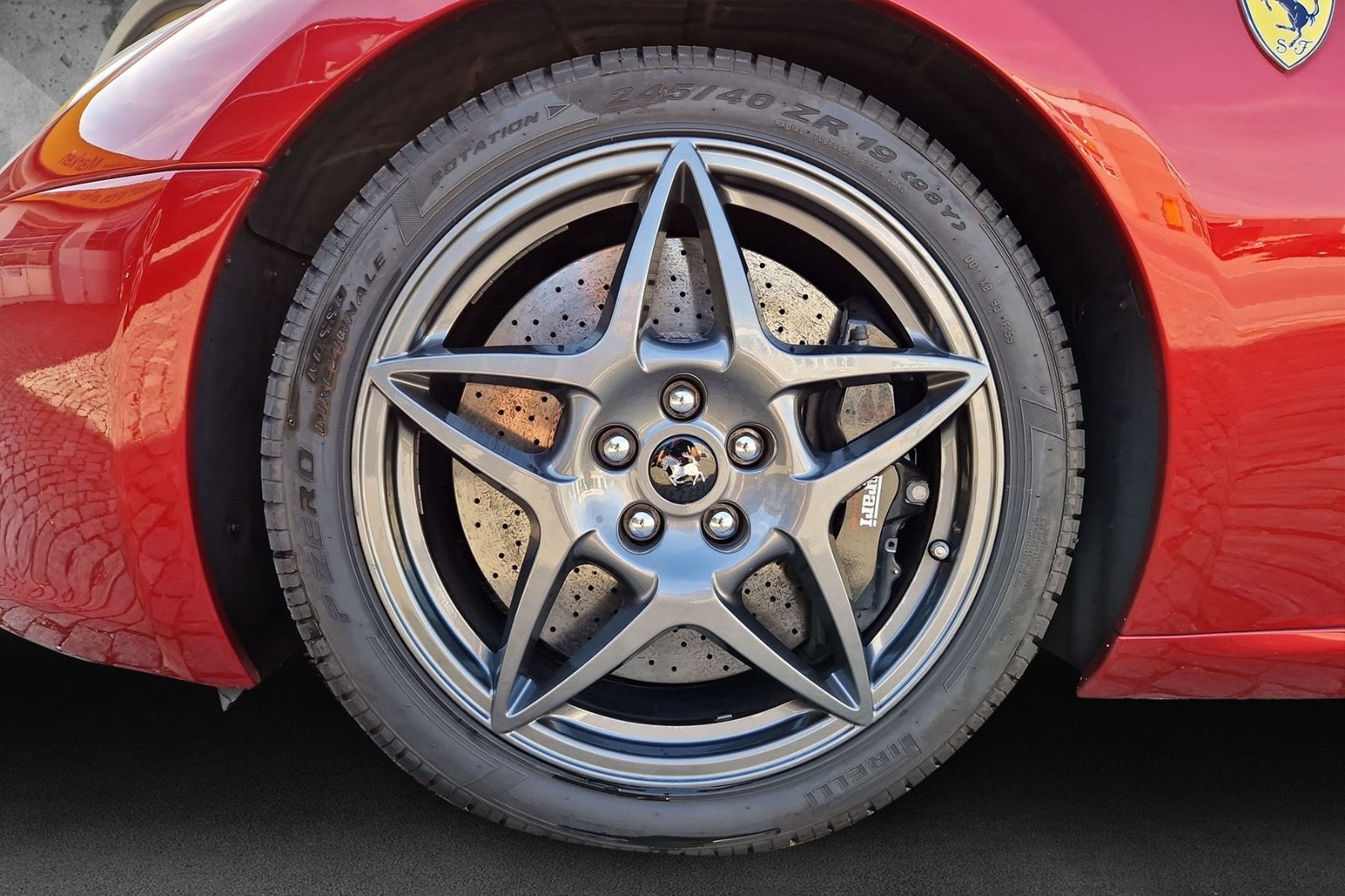 Fahrzeugabbildung Ferrari 599 GTB*rosso monza*new Ceramic brakes*