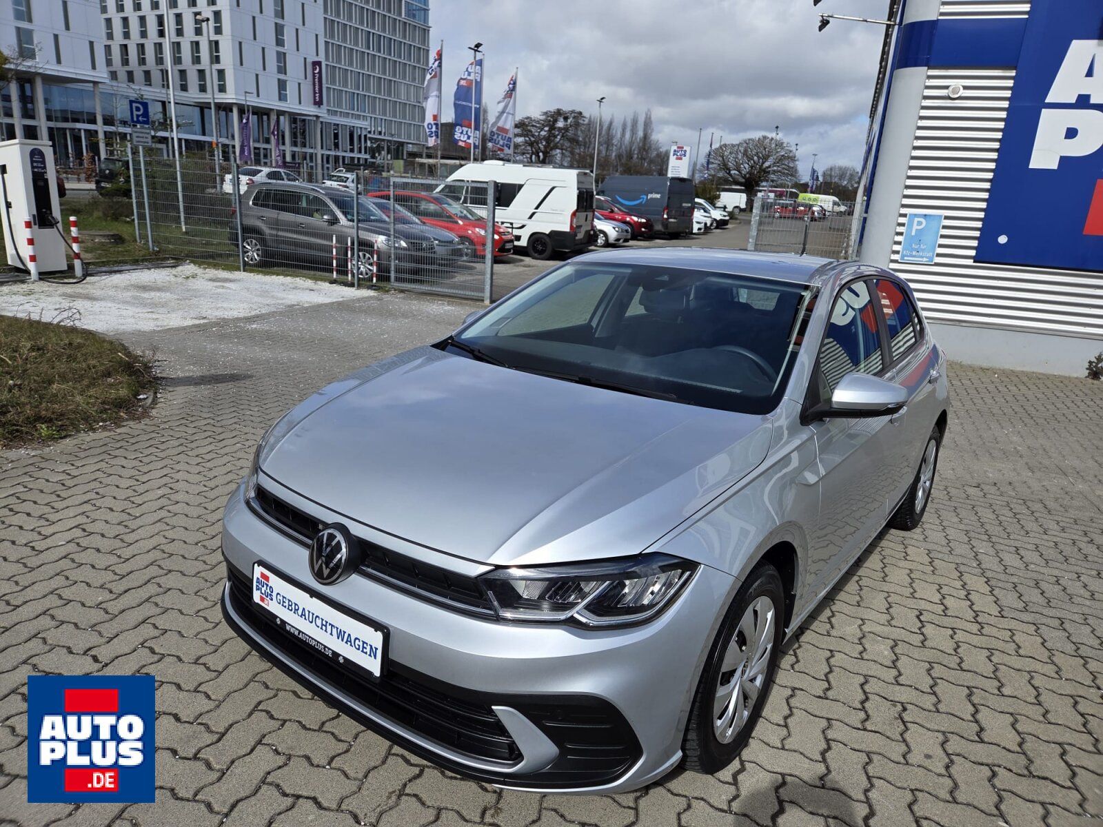 VW Polo 1.0 PDC+KLIMA+MF-LENKRAD+APP+HU NEU
