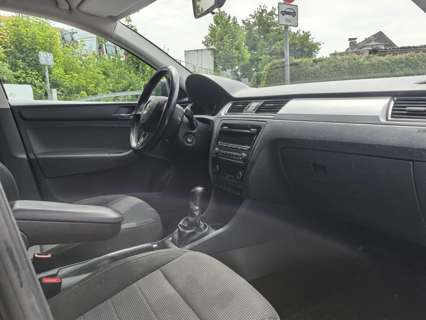 Skoda Rapid 2014 — photo 7