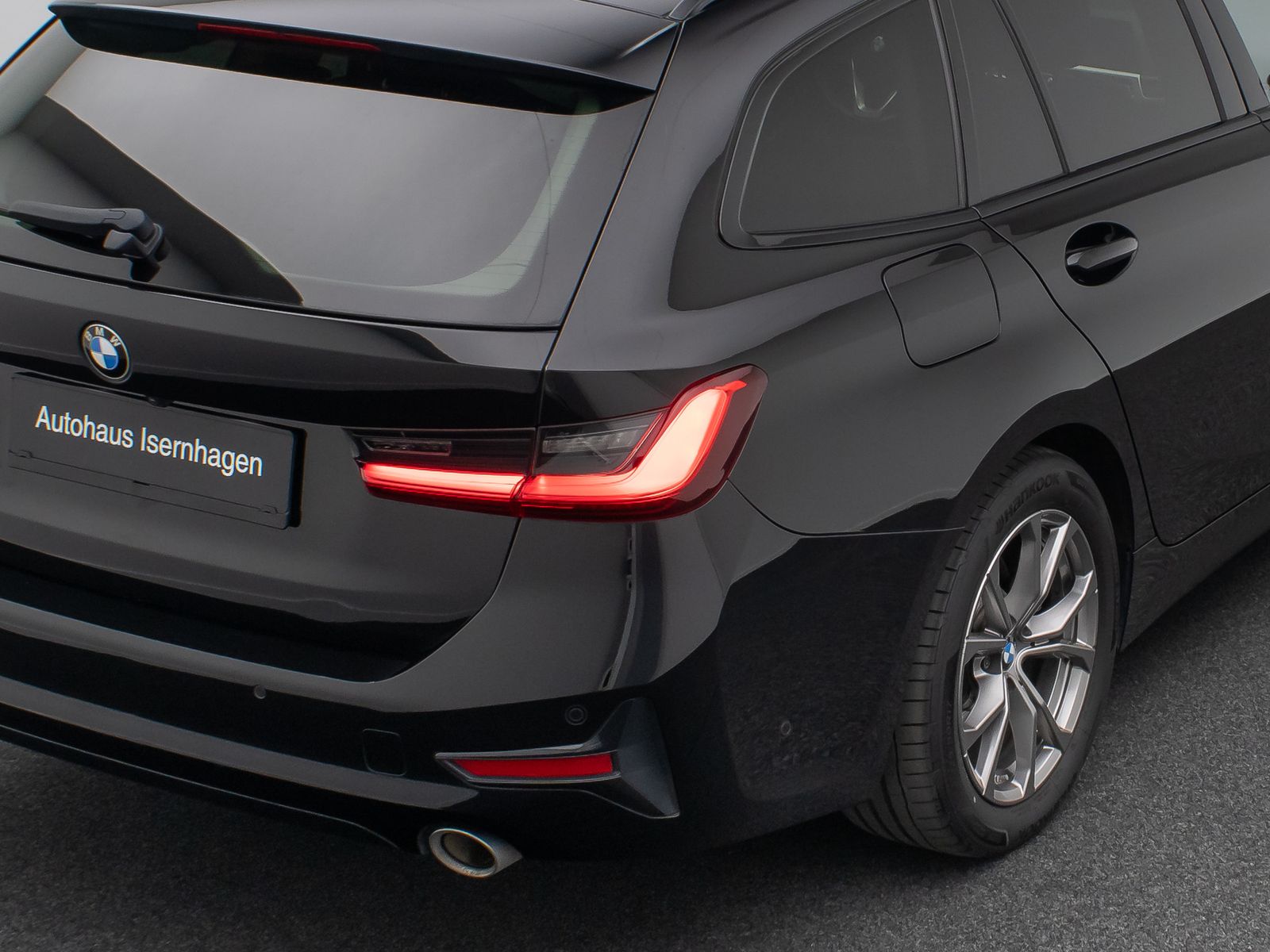 Fahrzeugabbildung BMW 330i Sport Line Panorama Kamera DAB H/K Stop&Go