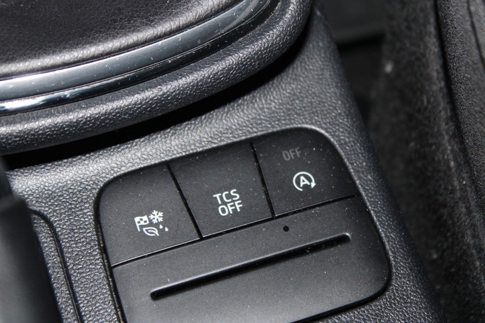 Fahrzeugabbildung Ford Fiesta Titanium LED KLIMA Allwetter PDC WinterP.