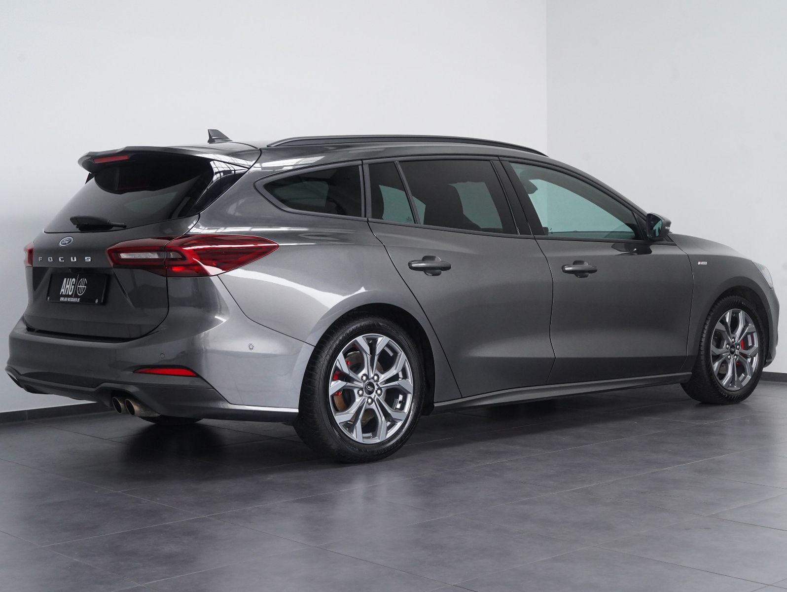 Fahrzeugabbildung Ford Focus Turnier ST-Line X 1.0 EcoBoost Mild-Hybrid