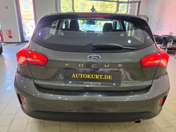 Ford Focus - 10