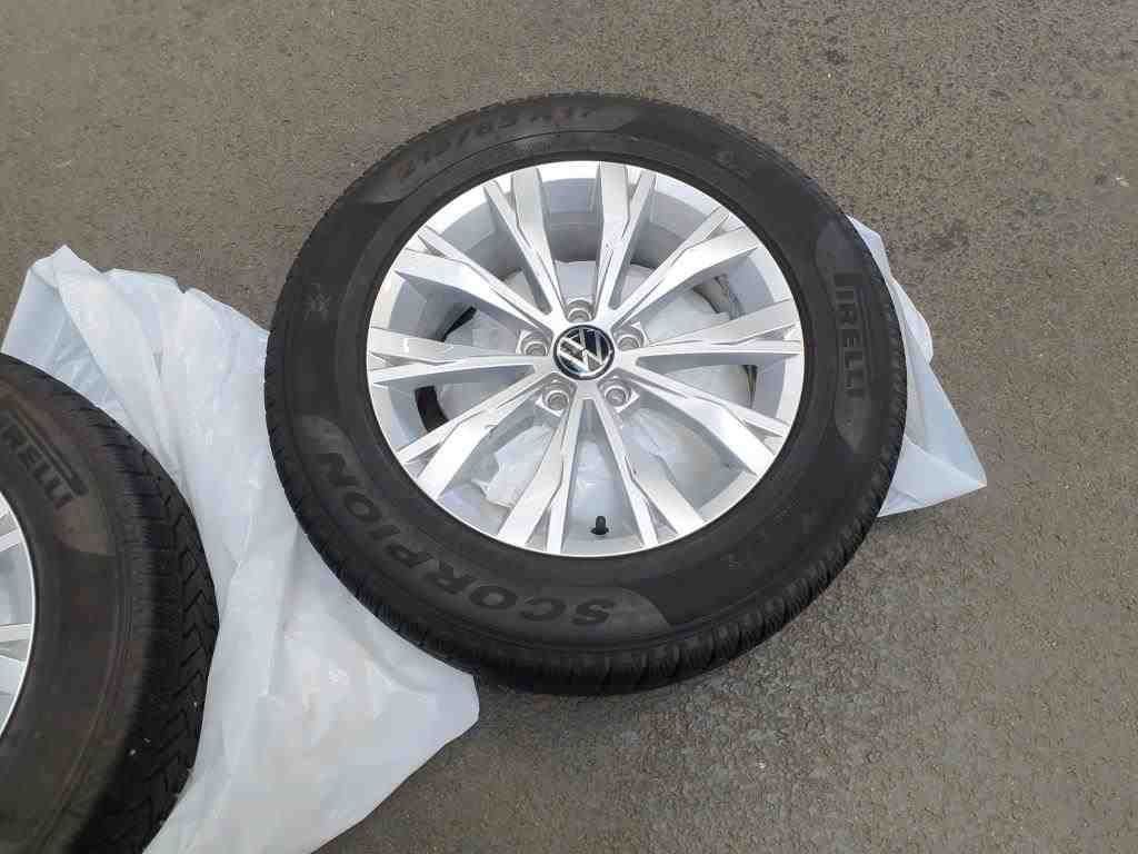 Volkswagen Tiguan Elegance 1.5 TSI AHK*Tempo*PDC*RFK*Klima