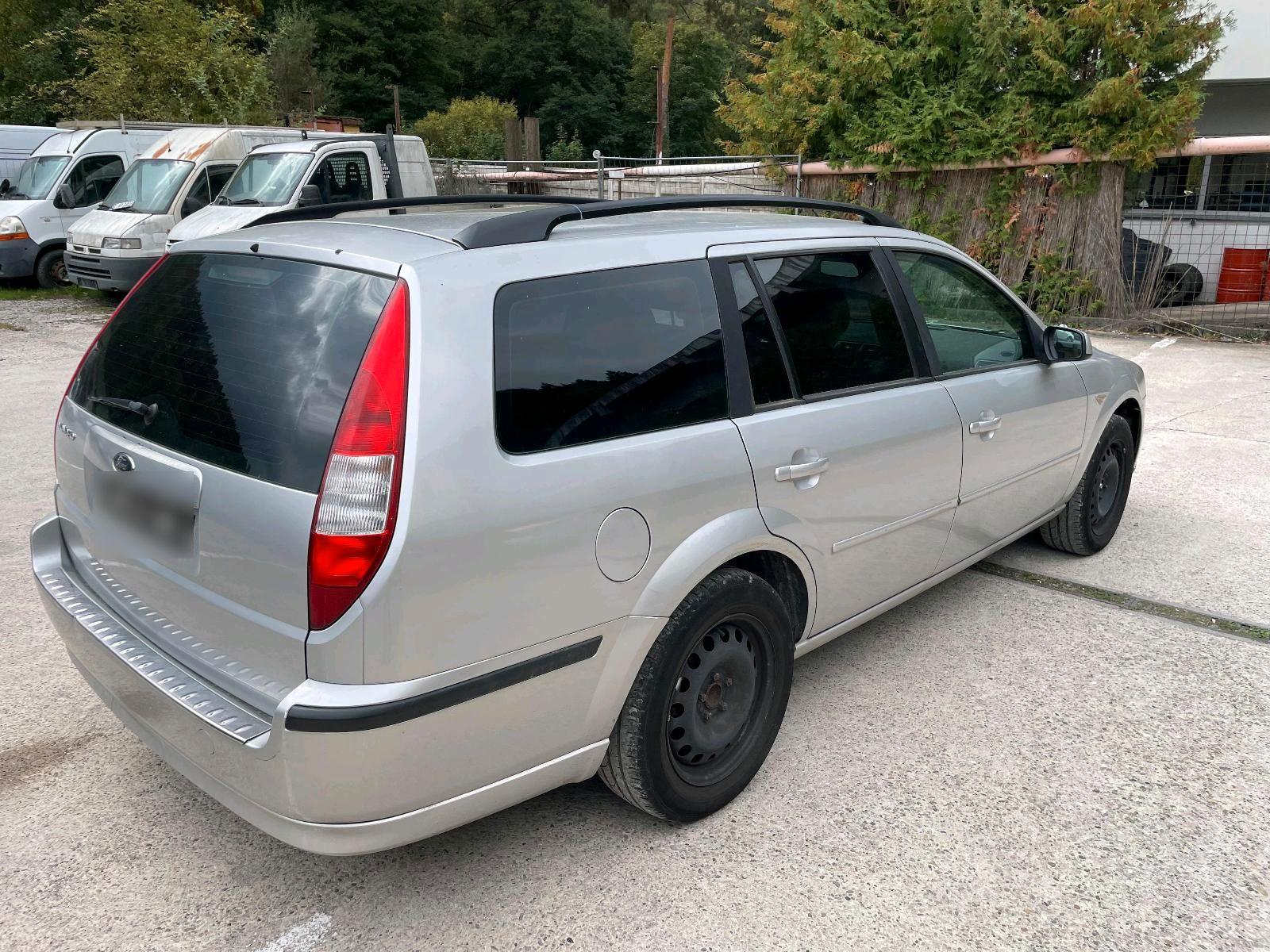 Ford Mondeo 2006 — rear view