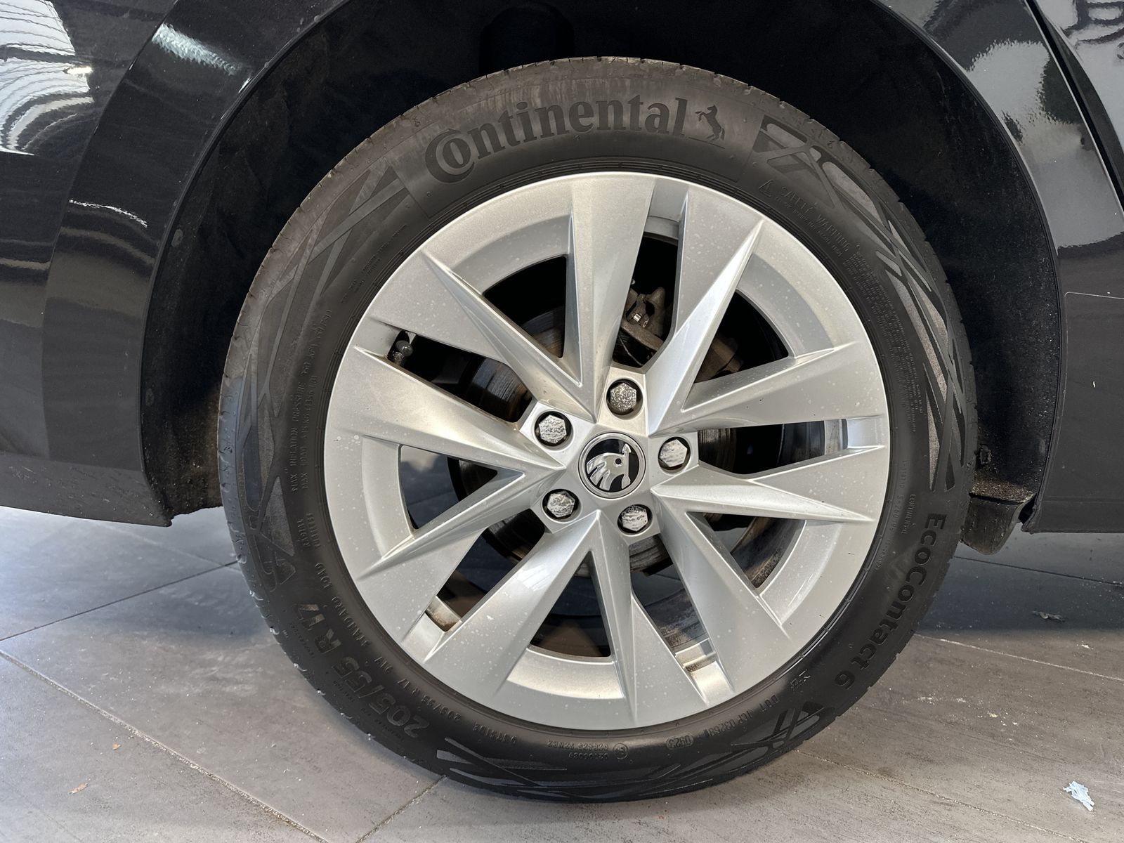 Fahrzeugabbildung SKODA Octavia Combi 2.0 TDI DSG First Edition NAV+LED