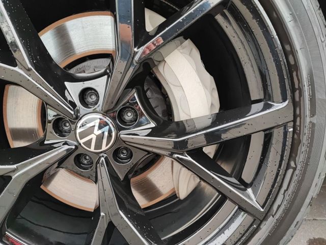 Touareg R 4Motion 3.0 TSI eHybrid Navi Carplay