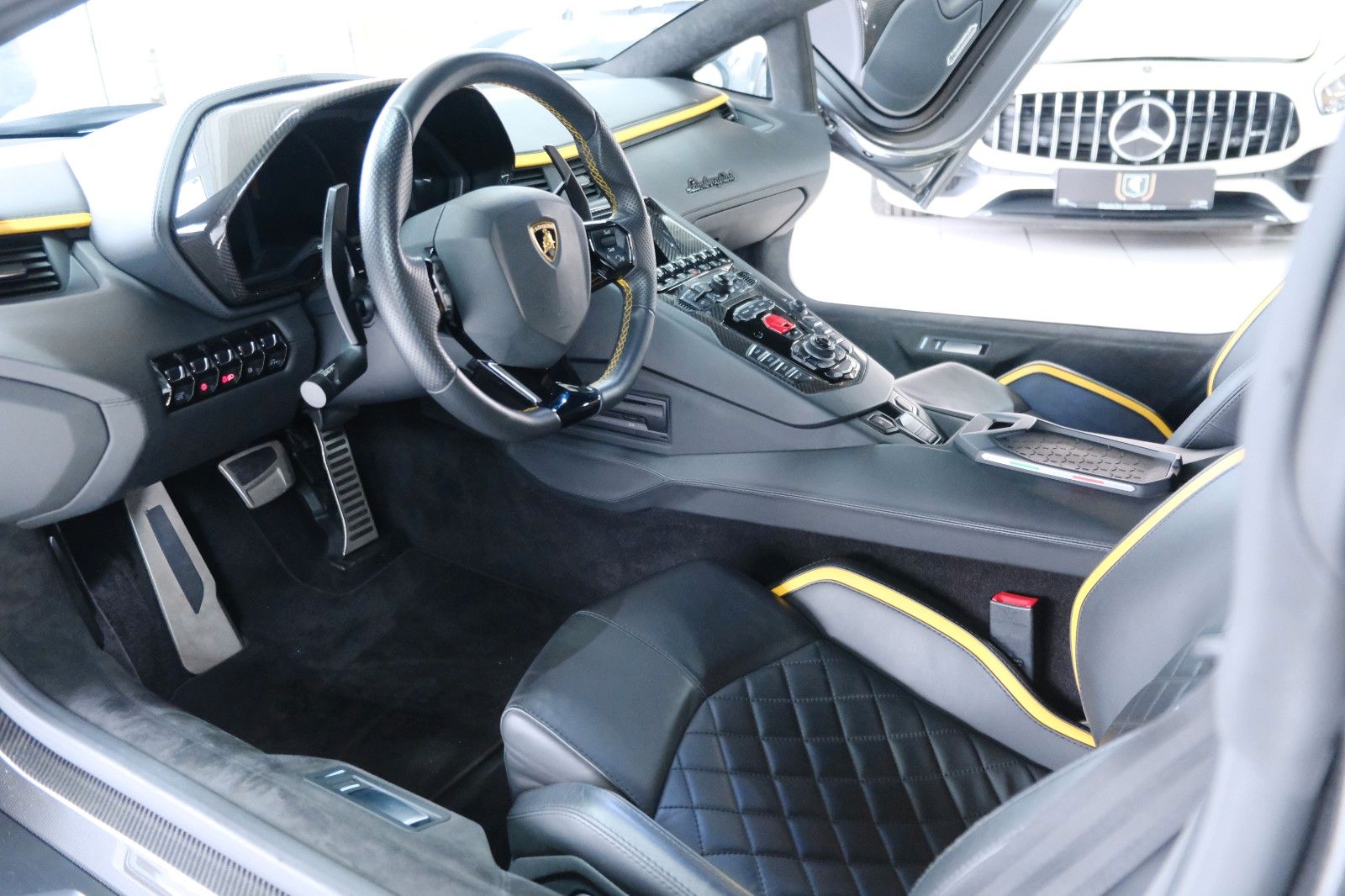 Fahrzeugabbildung Lamborghini Aventador S/Carbon/Lift/Matt/1A Zustand