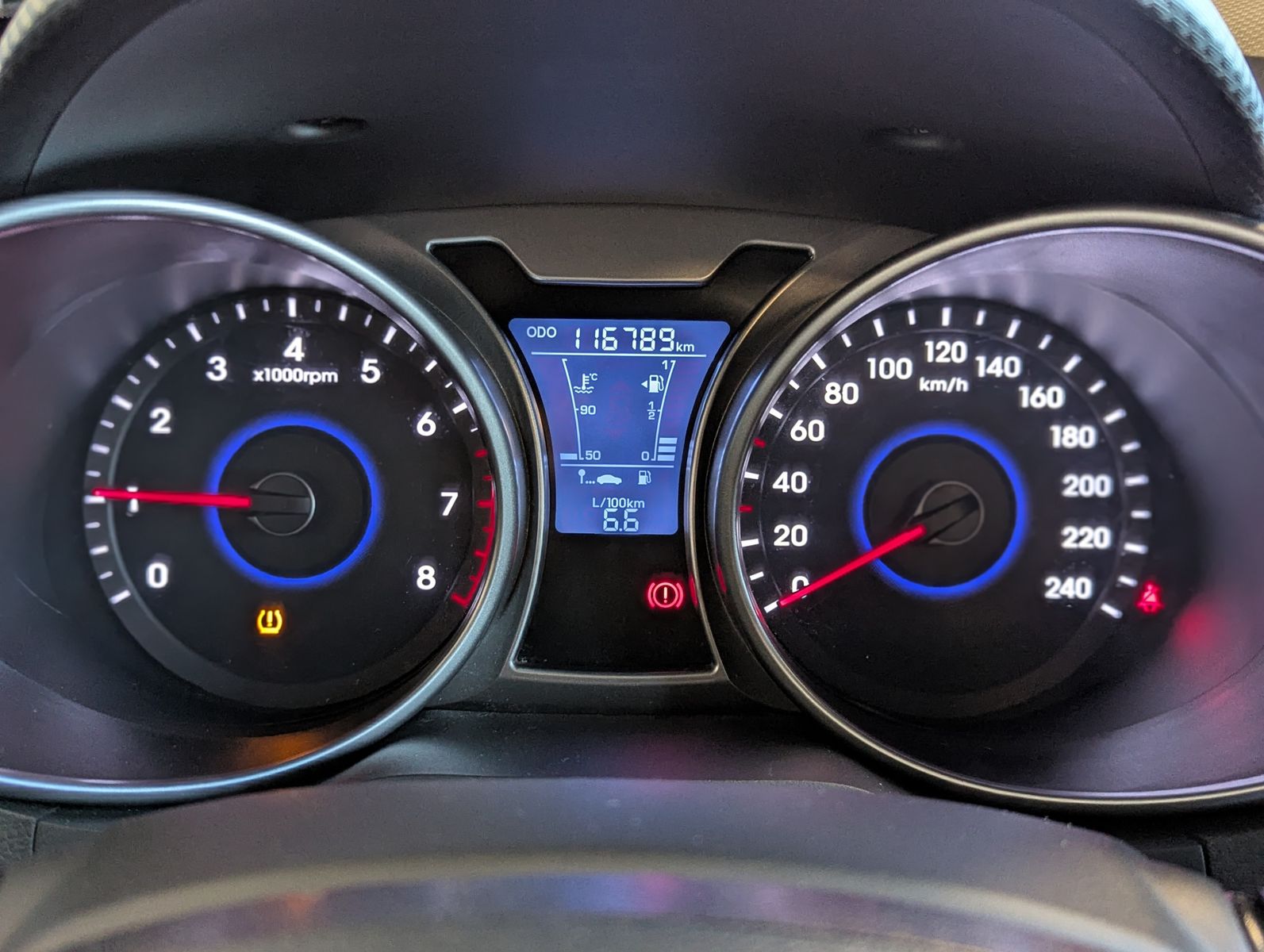 HYUNDAI Veloster 1.6 Style T-Leder Pano 8-Fach Keyless - Image 26