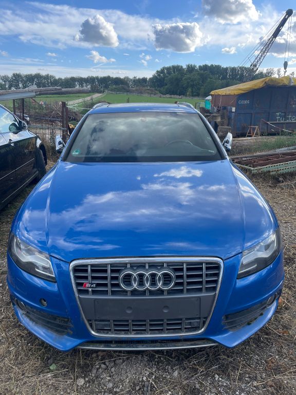 AUDI S4 1