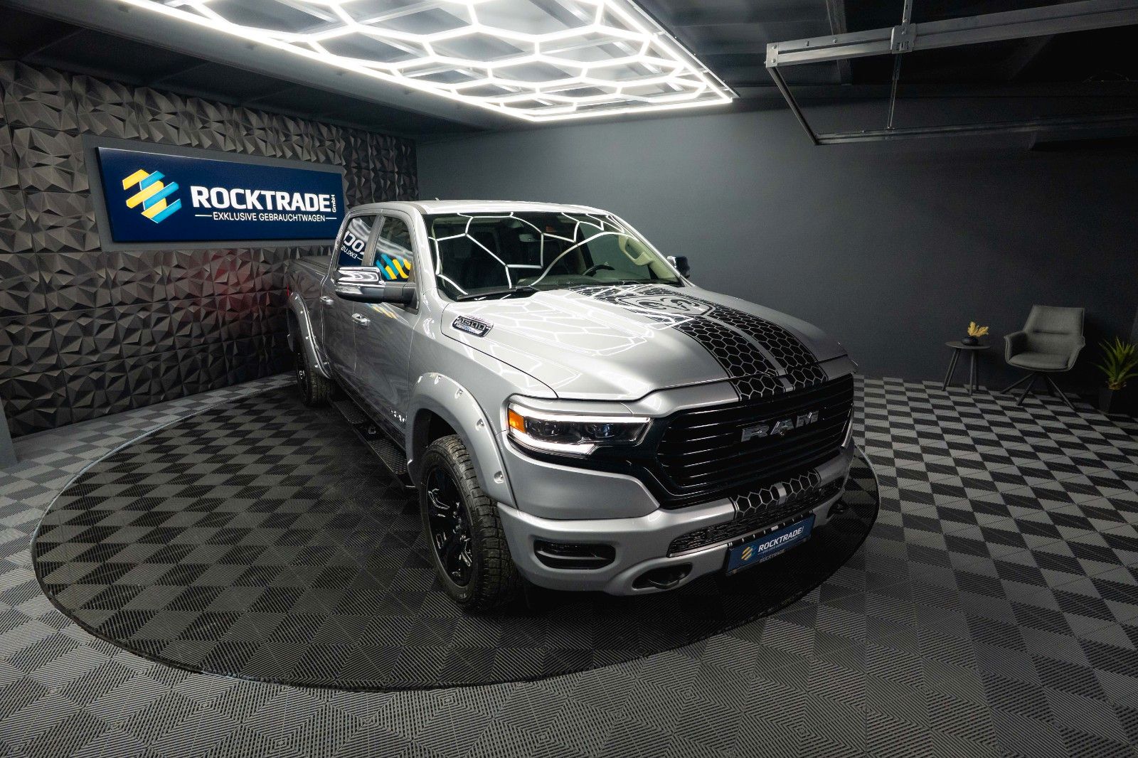 Fahrzeugabbildung Dodge RAM 5.7 V8 HEMI 4x4 Night LARAMIE LONGBED 19%