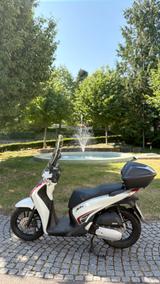 Honda SH 150i, nur ca. 3.300 km, TÜV neu, Garage - HONDA SH 300I