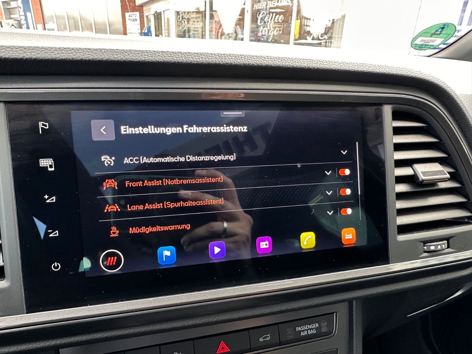 Fahrzeugabbildung CUPRA Ateca 1.5 TSI DSG Pano/ACC/Navi/LED/SHZG/Travel
