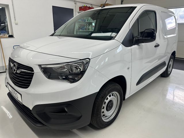 Opel Combo Cargo 102 PS Diesel /AHK/PDC/Multimedia