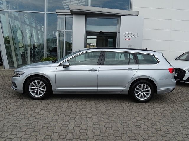 Passat Variant 2.0 TDI DSG Business - LED / Navi