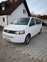 Volkswagen T5 9 Sitzer LANG 4motion - Volkswagen T5 Kombi: 9 Sitzer