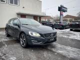 Volvo V60 D6 Plug-In Summum AWD 1. Hand Unfallfrei ACC - Volvo V60 Summum mit Hybrid-Antrieb (Diesel/Elektro)