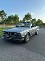 BMW E30 320i Cabrio ohne Rost Sportsitze Ü... - BMW 320 aus 1988 mit Benzin-Antrieb: Cabrio