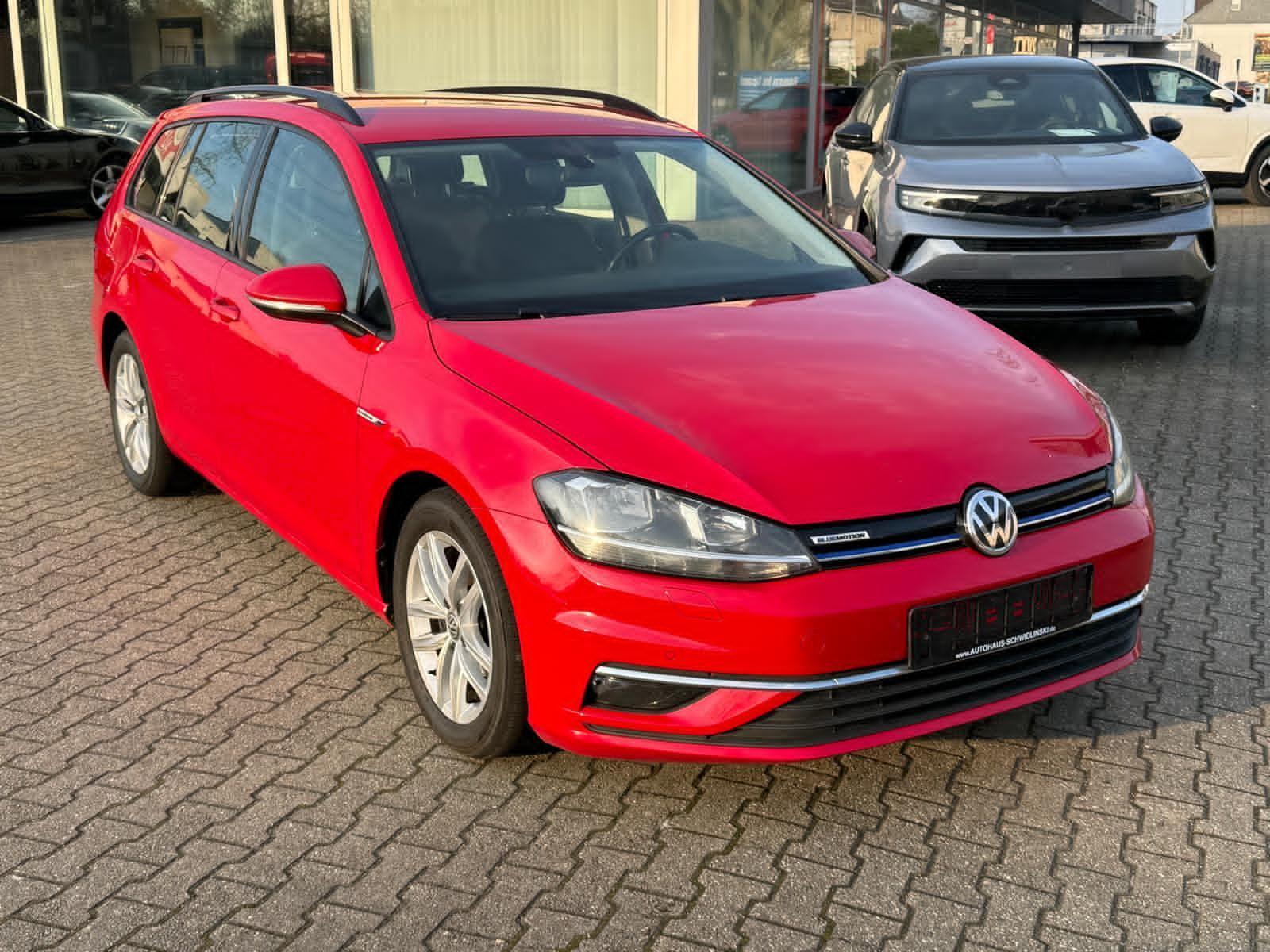 Volkswagen Golf 1.5 16V DSG Kombi Cam ACC APP Connect